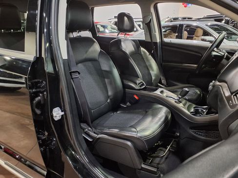 Used 2018 Dodge Journey Crossroad AWD/4WD image 19