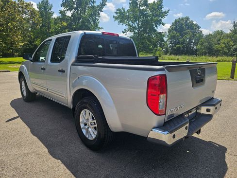 Used 2015 Nissan Frontier SV w/ SV Value Truck Package RWD image 7