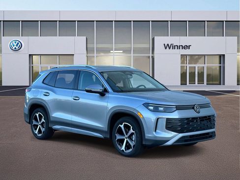 New 2026 Volkswagen Tiguan SE FWD image 8