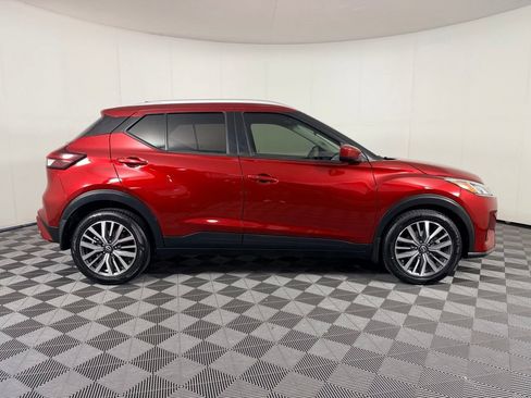 Used 2023 Nissan Kicks SV FWD image 7