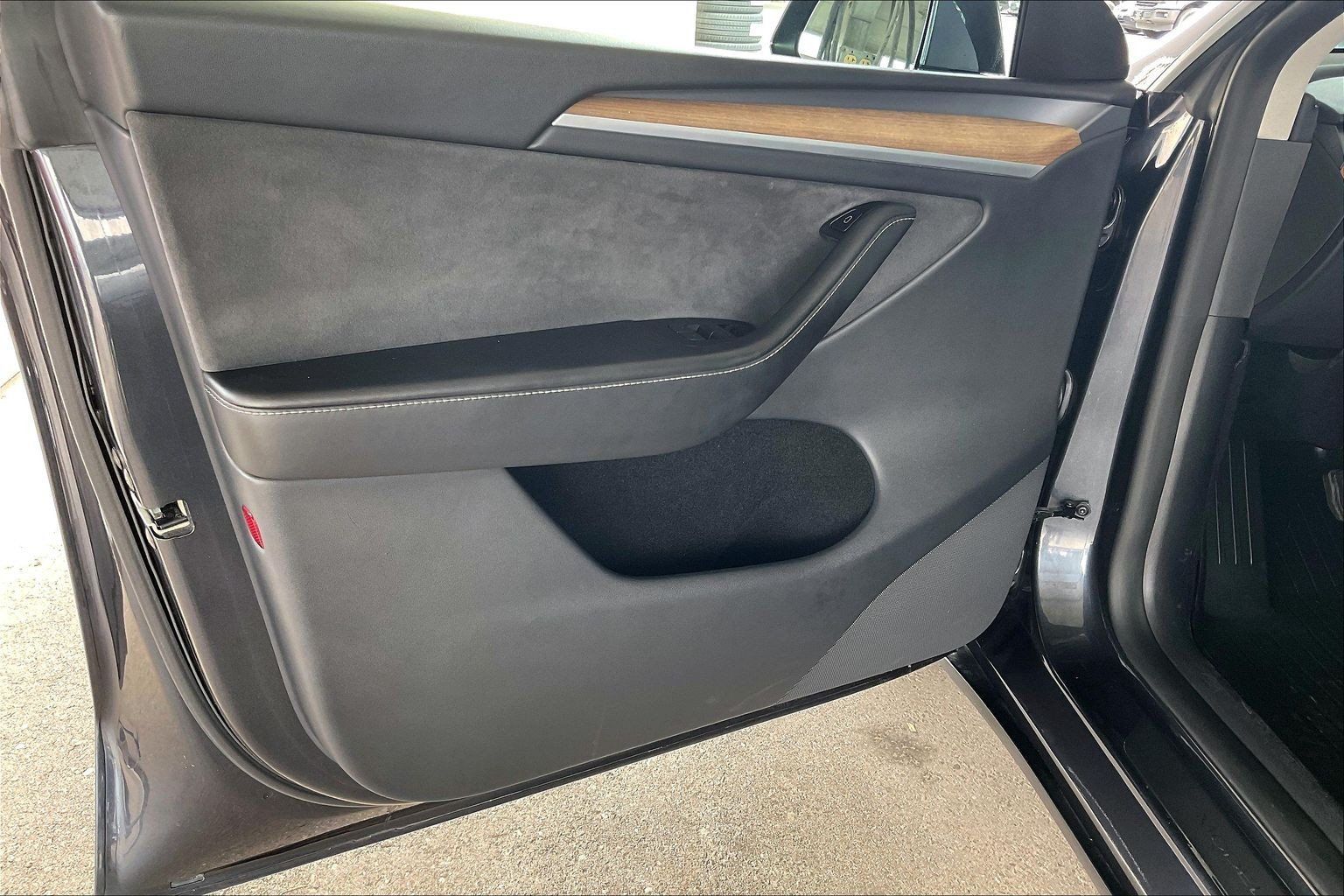 Used 2024 Tesla Model Y Long Range AWD/4WD image 15