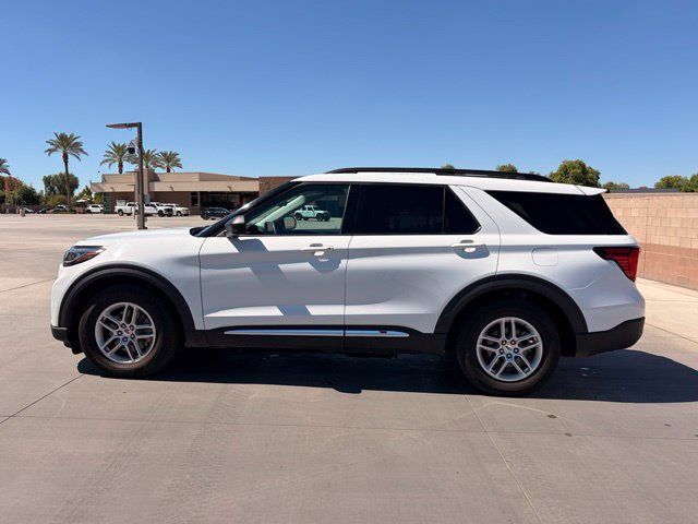 Used 2025 Ford Explorer Active RWD image 11
