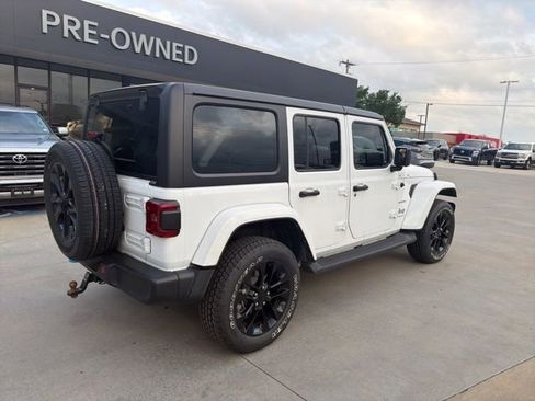 Used 2023 Jeep Wrangler Unlimited Sahara w/ Cold Weather Group AWD/4WD image 3