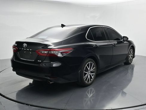 Used 2024 Toyota Camry XLE FWD image 7
