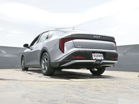 Used 2025 Kia K4 LXS image 49