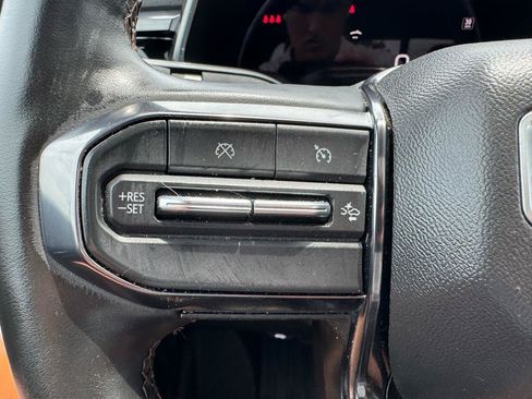 Used 2025 GMC Canyon AT4 w/ Technology Plus Package AWD/4WD image 21