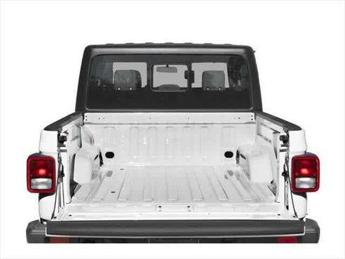 Used 2025 Jeep Gladiator Sport AWD/4WD image 11