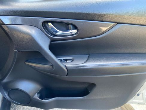 Used 2018 Nissan Rogue SV w/ Sun & Sound Touring Package AWD/4WD image 26