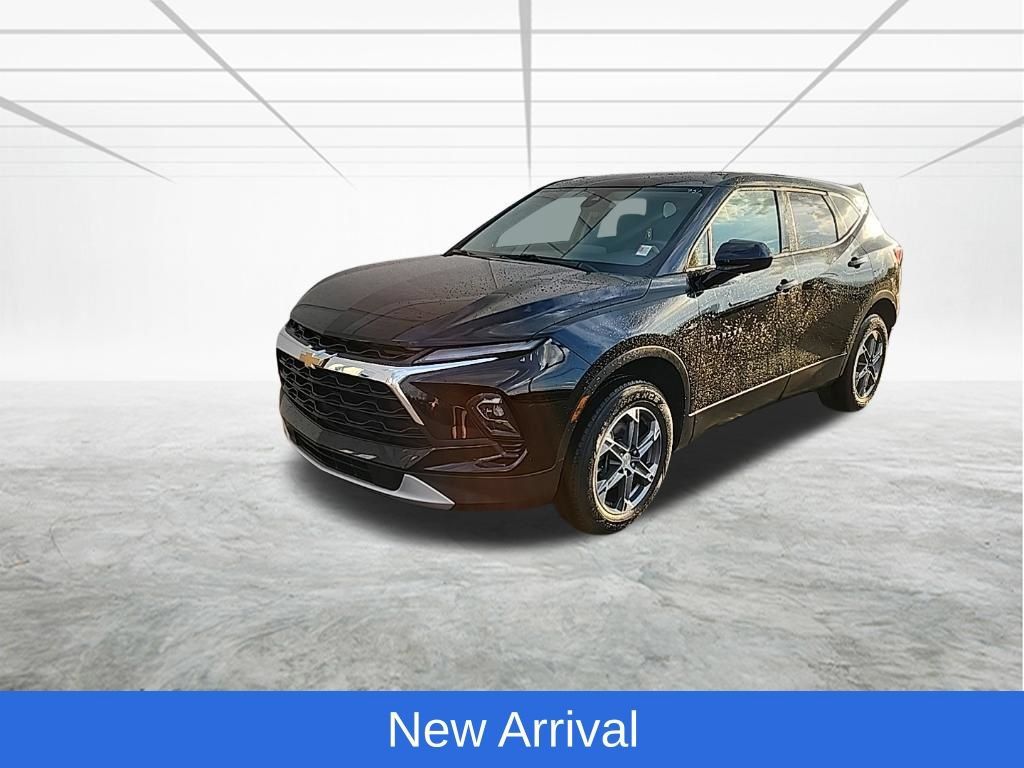 Used 2025 Chevrolet Blazer LT AWD/4WD image 1