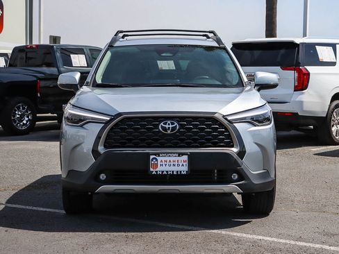 Used 2023 Toyota Corolla Cross XLE w/ Convenience Package AWD/4WD image 2