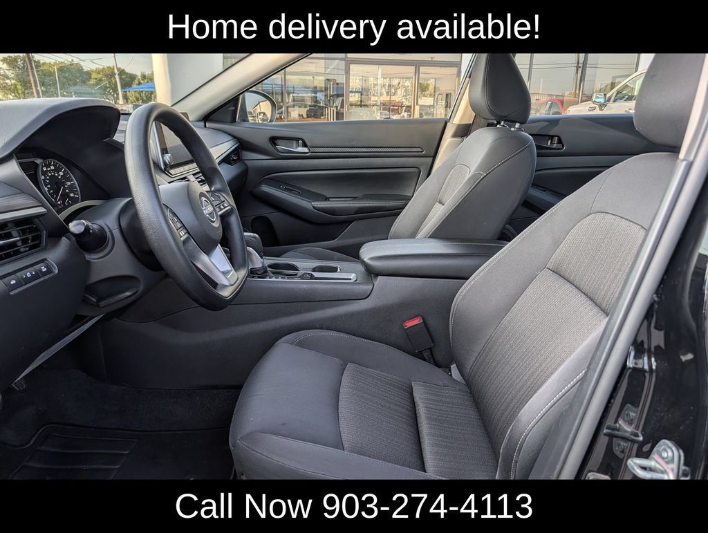Used 2025 Nissan Altima 2.5 SV FWD image 24