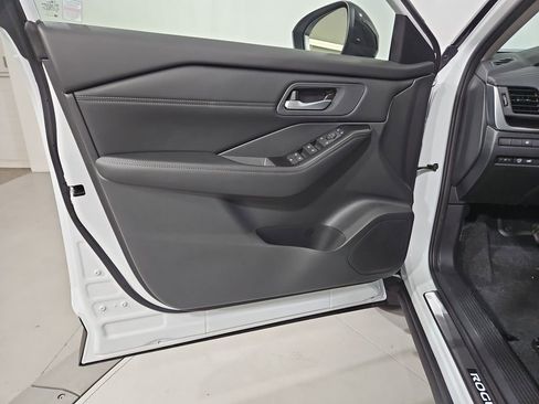 New 2026 Nissan Rogue SV image 10