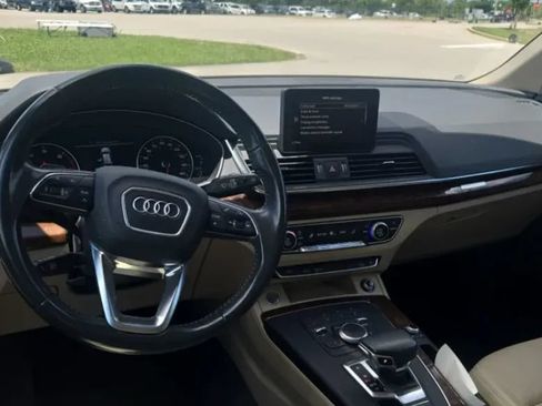 Used 2018 Audi Q5 2.0T Premium w/ Convenience Package AWD/4WD image 3