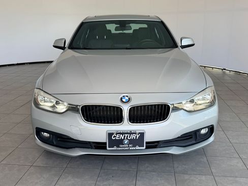 Used 2016 BMW 320i Sedan RWD image 6
