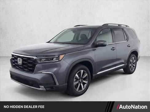 Used 2023 Honda Pilot Touring image 1