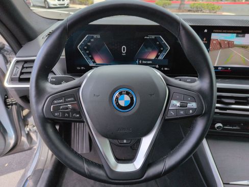 Used 2023 BMW i4 eDrive40 w/ Premium Package image 18
