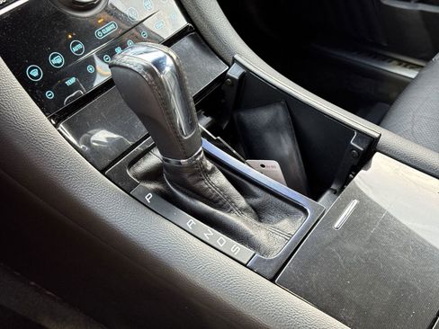 Used 2013 Ford Taurus SHO image 26