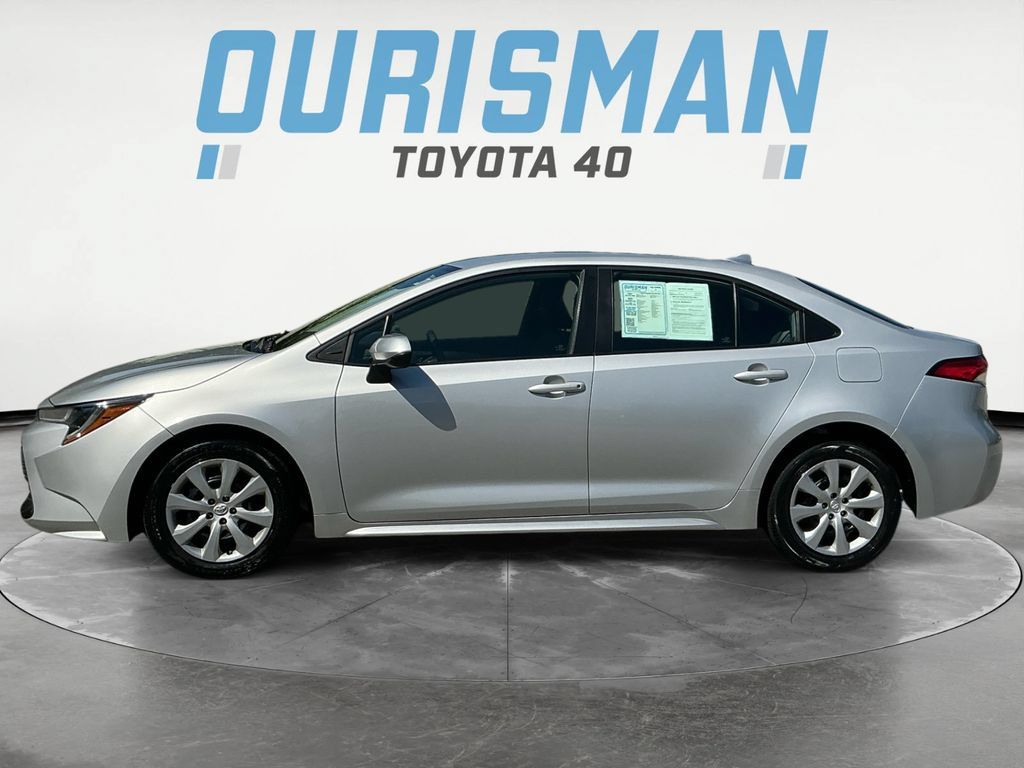 Used 2023 Toyota Corolla LE FWD image 4