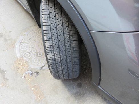 Used 2018 Nissan Rogue SL w/ Premium Package image 33