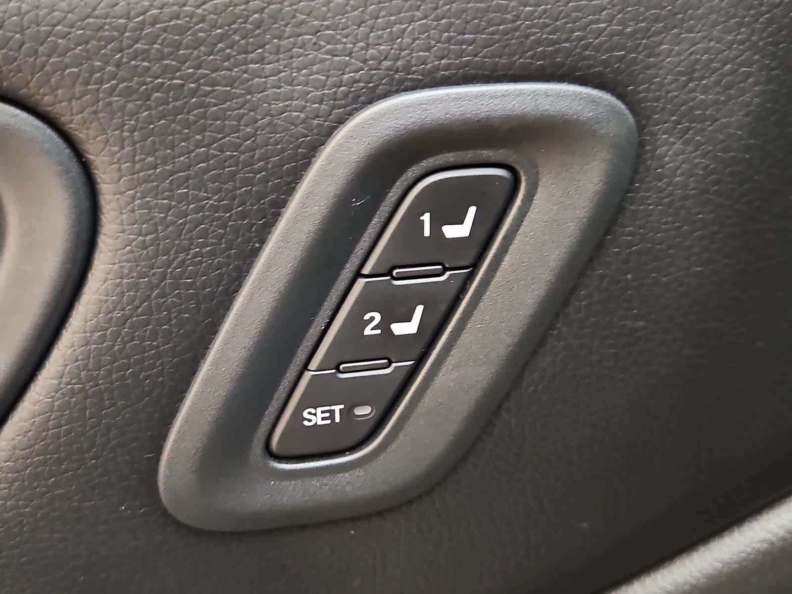 Certified 2025 Honda Pilot EX-L image 18