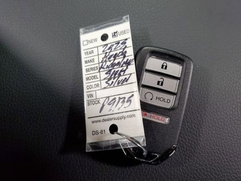 Used 2025 Honda Ridgeline Sport image 31