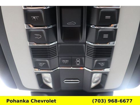 Used 2021 Porsche Macan image 24