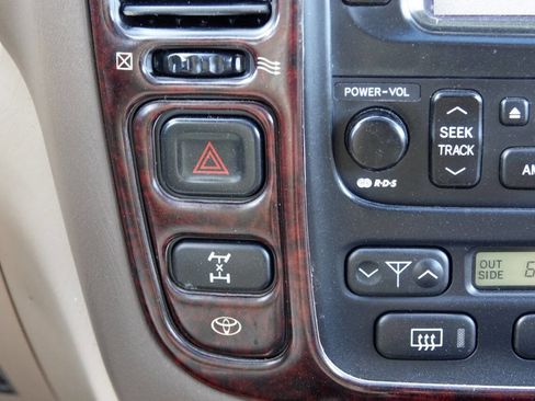 Used 2002 Toyota Land Cruiser AWD/4WD image 72