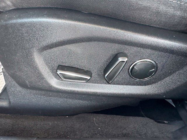 Used 2017 Ford Explorer XLT w/ Equipment Group 201A FWD image 19