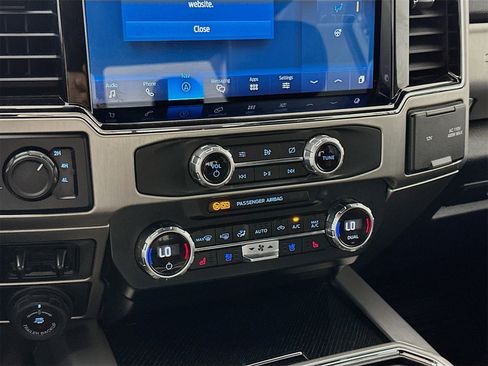 Used 2022 Ford F350 Platinum w/ FX4 Off-Road Package image 17