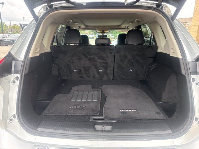 Used 2025 Nissan Rogue SV w/ SV Premium Package FWD image 17