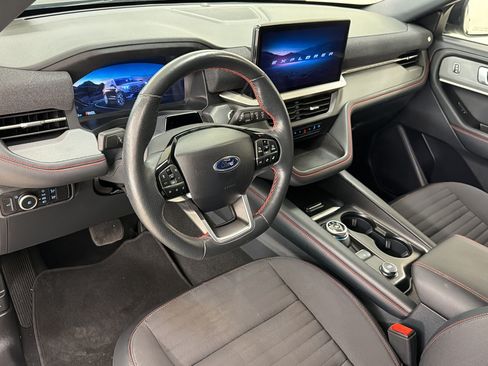 Certified 2025 Ford Explorer ST-Line w/ ST-Line Street Pack AWD/4WD image 4
