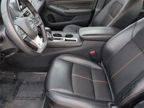 Used 2022 Nissan Altima 2.5 SR image 17