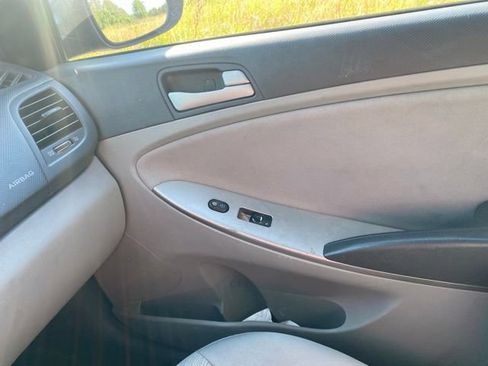 Used 2016 Hyundai Accent SE w/ Option Group 02 FWD image 19