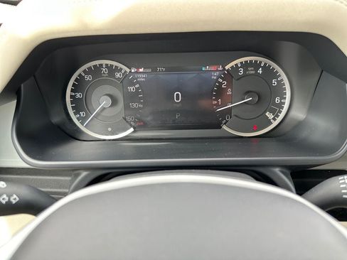 Used 2023 Land Rover Defender 110 SE AWD/4WD image 24