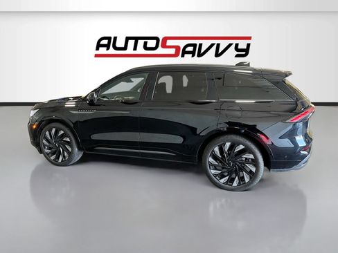Used 2024 Lincoln Nautilus Reserve w/ Equipment Group 203A AWD/4WD image 4