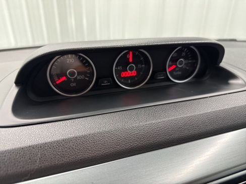 Used 2013 Volkswagen Beetle R-Line FWD image 18