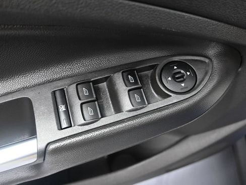 Used 2016 Ford Escape SE w/ Equipment Group 201A FWD image 10