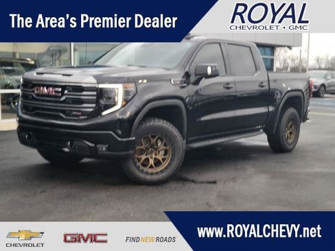 Used 2022 GMC Sierra 1500 AT4 w/ AT4 Preferred Package image 1