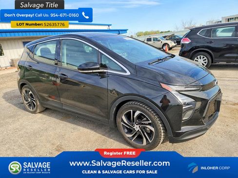Used 2023 Chevrolet Bolt LT w/ Infotainment Package FWD image 5