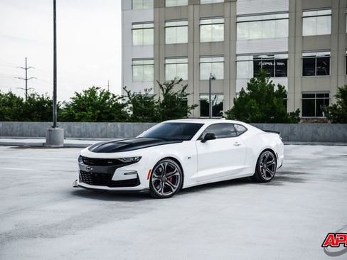 Used 2019 Chevrolet Camaro SS RWD image 20