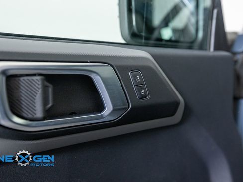 Used 2023 Ford Bronco Everglades AWD/4WD image 12