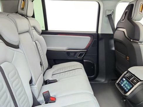Used 2024 Rivian R1S Adventure image 25