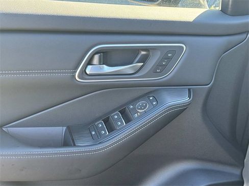 New 2026 Nissan Rogue Platinum image 22