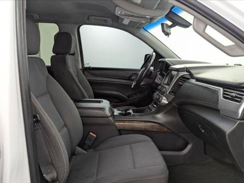 Used 2018 Chevrolet Suburban LS RWD image 24
