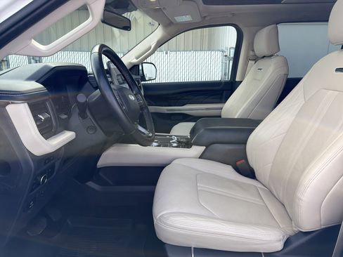 Certified 2024 Ford Expedition Max Platinum image 22