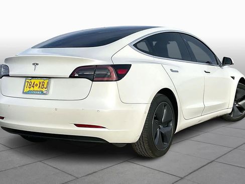 Used 2019 Tesla Model 3 Standard Range image 10