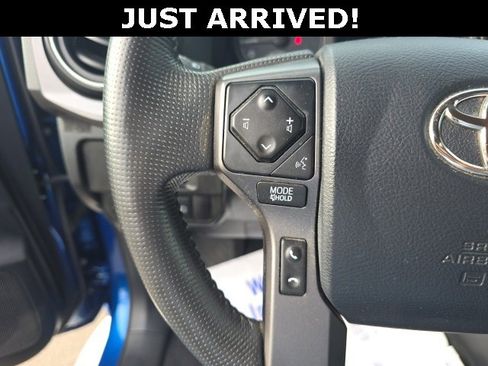 Used 2018 Toyota Tacoma TRD Off-Road image 11