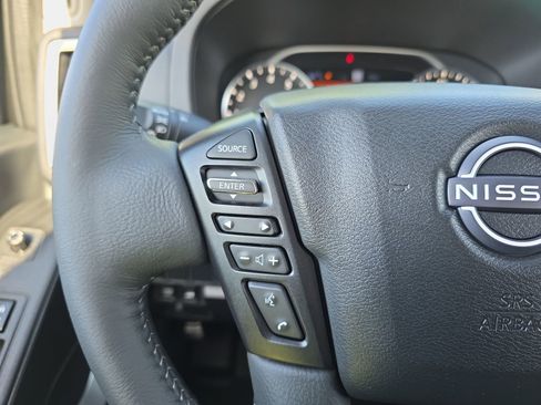 Used 2025 Nissan Frontier SL AWD/4WD image 17