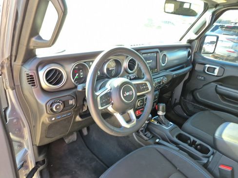 Used 2023 Jeep Wrangler Unlimited Rubicon 4xe w/ Cold Weather Group AWD/4WD image 59