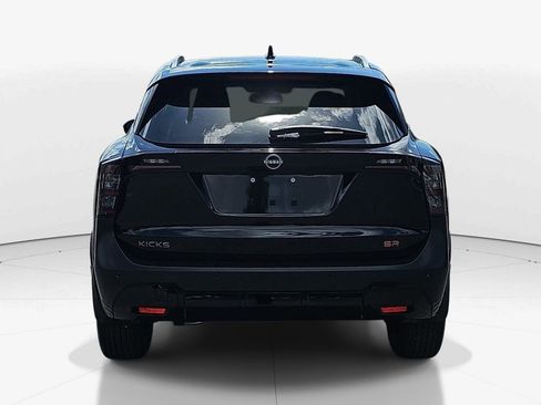 Used 2025 Nissan Kicks SR FWD image 7